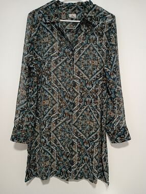 Chicos Women's Size 2 Sheer Lightweight Long Sleeve Button Up Shirt